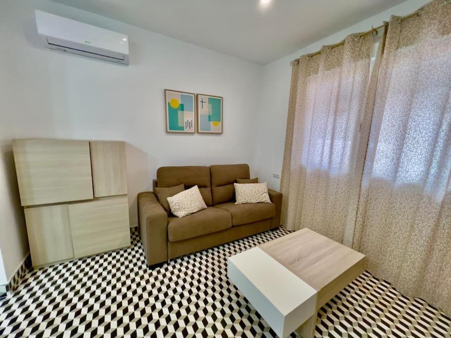 Rockside Residences Suites La Linea N1 La Línea de la Concepción 외부 사진